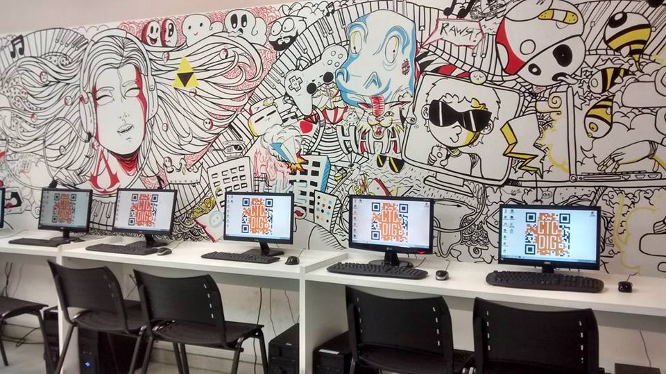 Um dos laboratórios de informática da CTC-Digital. Foto: reprodução Facebook