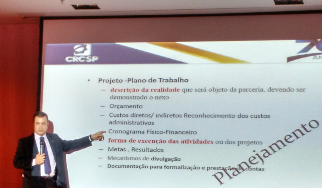 Marcelo Roberto Monello, conselheiro do CRCSP, falou sobre questões envolvendo contabilidade e prestação de contas em sua palestra - Foto: Josilene Rocha
