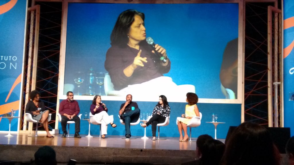 Mesa para debater pesquisa contou com diversos especialistas sobre relações de gênero - Crédito da imagem: Josilene Rocha