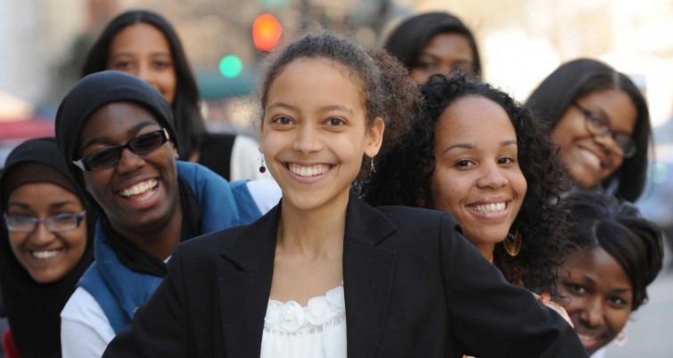 Afrobras reúne vagas de emprego para jovens afrodescendentes