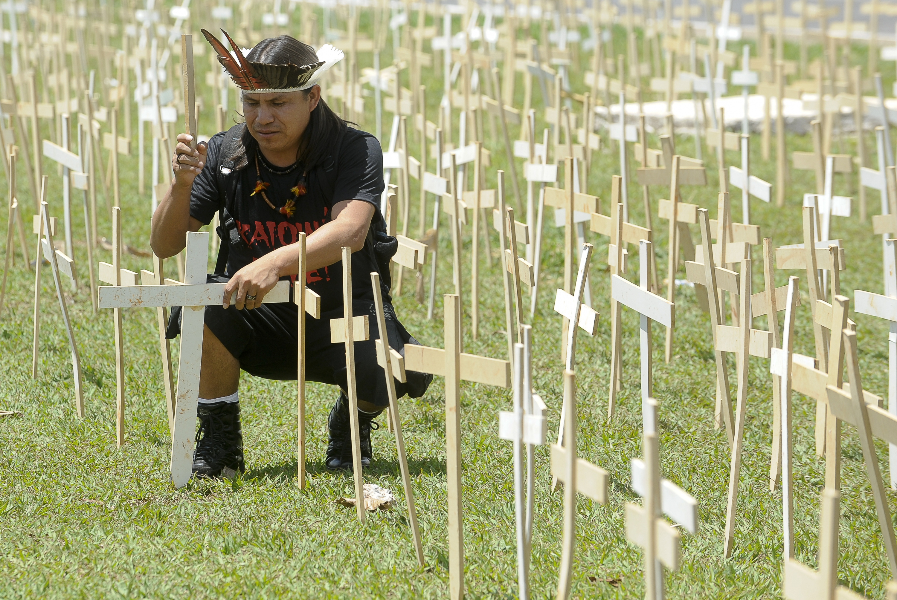 Massacrada, população indígena representa menos de 0,5% do país
