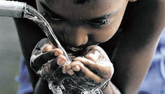 Negócio social reverte lucro para projetos de acesso à água potável