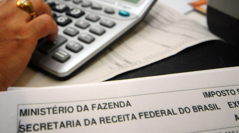 Faculdade auxilia contribuintes na declaração do Imposto de Renda
