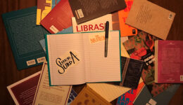 Sesc promove encontros mensais de clube do livro em Libras