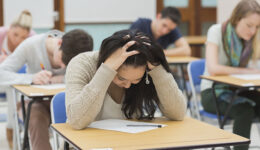 Mais da metade dos brasileiros não tem diploma do ensino médio
