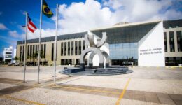 Prioridade? Justiça da Bahia gasta R$ 38,7 mil em kits de clareamento dental