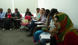 Mulheres refugiadas aprendem sobre empreendedorismo em SP