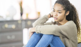 1 em cada 5 adolescentes enfrenta problemas de saúde mental