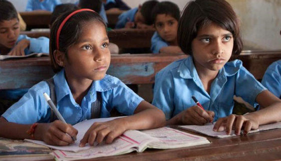 955 milhões de meninas e mulheres não têm acesso à educação