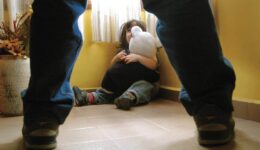 51% das crianças abusadas sexualmente no Brasil têm de 1 a 5 anos