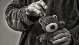 Violência sexual contra crianças e adolescentes