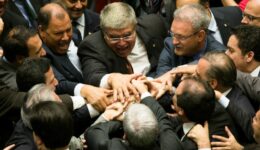 Por mês, Brasil gasta R$ 17,3 milhões com salários de parlamentares