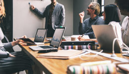 Iniciativa disponibiliza formação online para empreendedores sociais