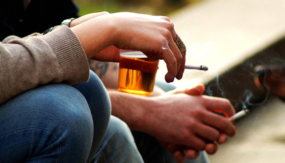 Alcoolismo e tabagismo