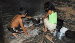 Ação social leva alimentos para pessoas carentes de diversos estados