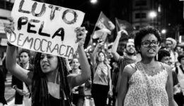 Pacto pela Democracia oferece microbolsas para Diálogos Democráticos