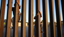 EUA separam mais de 900 crianças migrantes dos pais desde 2018
