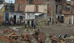 2 milhões de brasileiros passaram a viver na pobreza em apenas 1 ano