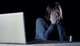 No mundo, um em cada três jovens já sofreu bullying na internet