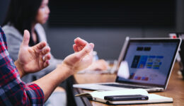 Iniciativa estimula estudantes a criarem apps de educação