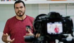 Canal Futura promove mobilização digital pelo Dia do Professor