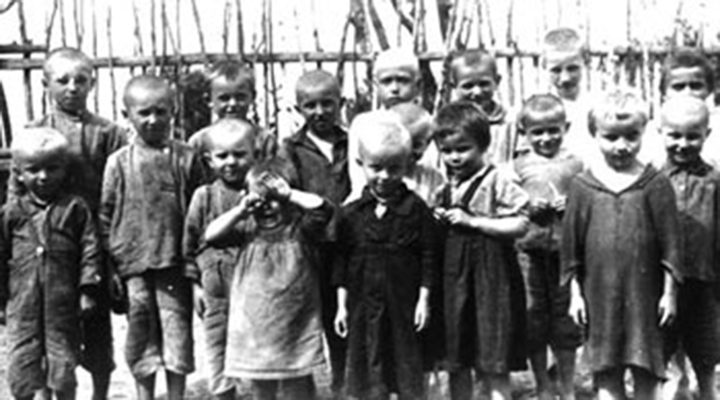 Nazistas mataram 1,5 milhão de crianças na guerra, inclusive alemãs