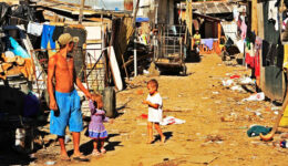Brasil: 13,5 milhões não têm renda para comprar uma cesta básica