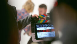 Alunos de projeto fazem filmes sem nunca terem ido ao cinema