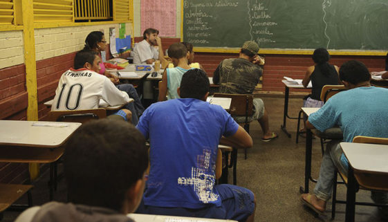 ONG Estou Refugiado e Einstein realizam aulas gratuitas de português