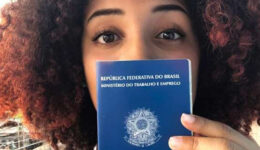 Youtuber brasileira oferece dicas financeiras para pessoas de baixa renda