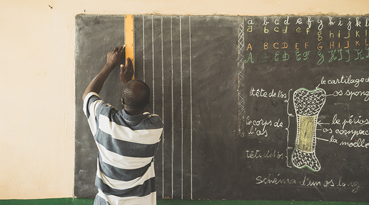 Capes disponibiliza mais de 60 mil bolsas para formar professores