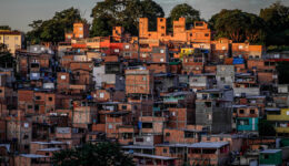 51% dos moradores de favelas não estão se prevenindo contra Covid-19