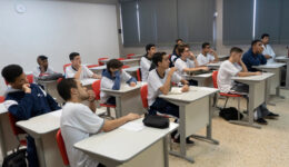 Organização oferece curso gratuito de inovação e criatividade para jovens
