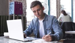 Aulas online grátis