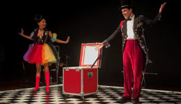 Projeto ensina primeiros socorros através do teatro em escolas de SP