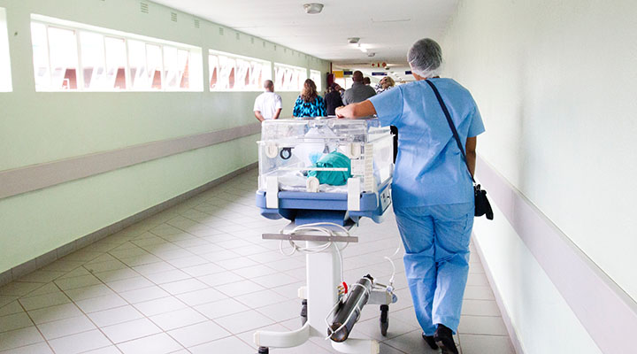 Mais de 8.200 profissionais da saúde já foram afastados do trabalho
