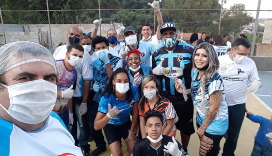 SP: organizadores de bloco de carnaval entregam doações na Zona Norte