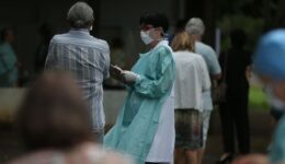 Colapso: mais de mil pacientes com Covid-19 esperam leitos no RJ