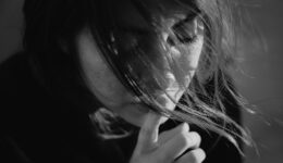 Prevenção da violência contra a mulher pode entrar no currículo escolar
