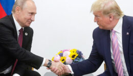 Unidos pelo caos: Rússia envia ajuda aos EUA para combate à Covid-19