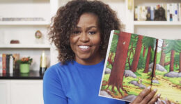Ex-primeira dama Michelle Obama lê livros infantis para crianças em lives