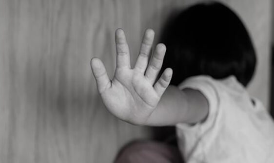 Isolamento social pode aumentar abusos contra crianças e adolescentes
