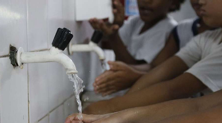 Escolas de São Paulo não possuem sabonete líquido e papel higiênico