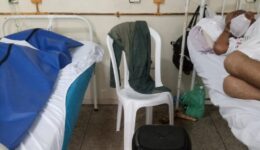 Taxista morre de Covid-19 após esperar vaga na UTI ao lado de corpos