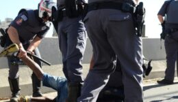 75,4% das pessoas mortas pela polícia no Brasil são negras