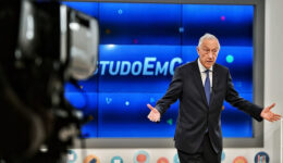 Presidente de Portugal dá aula pela TV durante a pandemia