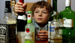 Assustador: consumo de álcool no Brasil começa aos 11 anos