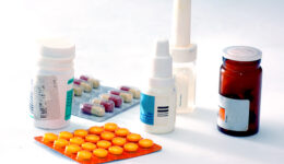 Pandemia deve diminuir estoque de medicamentos contra HIV