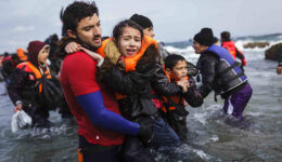 Grécia jogou e deixou à deriva no mar mais de mil imigrantes refugiados