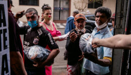 Cia. de teatro que realiza doações na Cracolândia corre risco de despejo